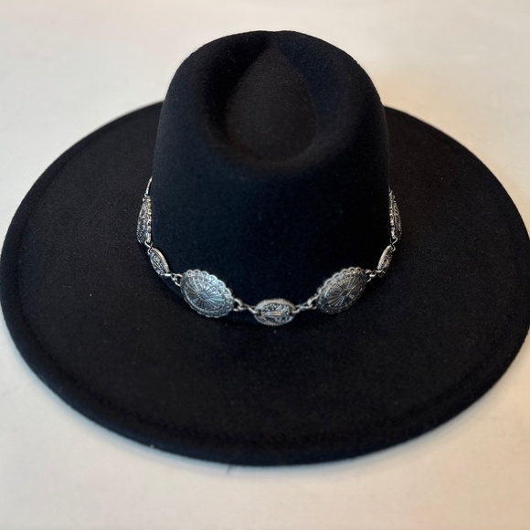 Black Wide-Brim Felt Hat with Silver Concho Band – Western/Boho Style - Picture 2 of 5